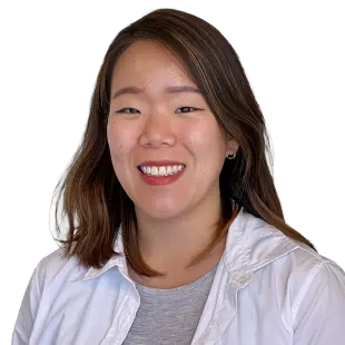 Headshot of Esther Nguyen